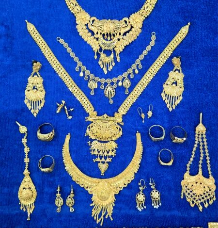 Kolkata Police arrest youth for Rs 35 lakh jewellery, cash theft; 172 gm gold recovered Kolkata Police arrest youth for Rs 35 lakh jewellery, cash theft; 172 gm gold recovered