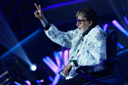 Amitabh Bachchan begins shoot for KBC new season: The test starts now Amitabh Bachchan begins shoot for KBC new season: The test starts now