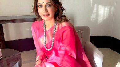 Sonali Bendre on presenting ‘Solha’: ‘Stories that make you pause and reflect have always drawn me’ Sonali Bendre on presenting ‘Solha’: ‘Stories that make you pause and reflect have always drawn me’