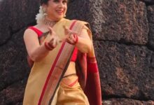 Meenakshi Seshadri recreates A.R Rahman’s ‘Anjali Anjali’, calls it a divine offering for music lovers Meenakshi Seshadri recreates A.R Rahman’s ‘Anjali Anjali’, calls it a divine offering for music lovers