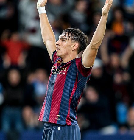 Real Madrid sign striker Espi from Levante