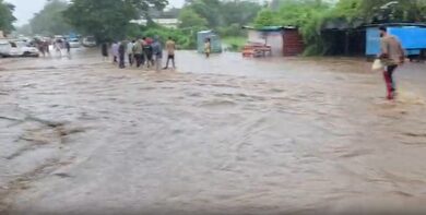 Gujarat flood: People urged to stay indoors for 24 hours as IMD issues red alert in Surat Gujarat flood: People urged to stay indoors for 24 hours as IMD issues red alert in Surat