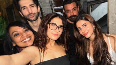 Fatima Sana Shaikh shares fun moments with ‘Teen Kauwe’ gangsters Bobby Deol and Sidhant Gupta Fatima Sana Shaikh shares fun moments with ‘Teen Kauwe’ gangsters Bobby Deol and Sidhant Gupta