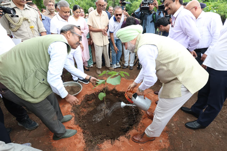 Delhi L-G TS Sandhu leads students in plantation drive on Kamla Nehru Ridge Delhi L-G TS Sandhu leads students in plantation drive on Kamla Nehru Ridge