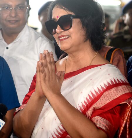 Taslima Nasrin returns to Kolkata after being forced to leave 19 years ago Taslima Nasrin returns to Kolkata after being forced to leave 19 years ago