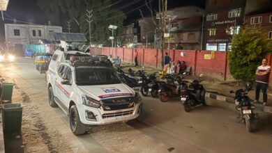 J&K: Terrorists kill non-local worker in Kulgam, another injured (Lead) J&K: Terrorists kill non-local worker in Kulgam, another injured (Lead)