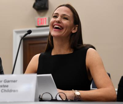 Jennifer Garner reveals how her friendship with Timothy Olyphant made romance easy