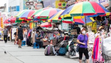 Industrial output flat in July in S. Korea, retail sales down