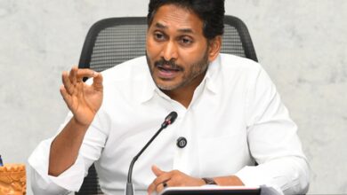 Jagan urges Chandrababu to resolve demands of striking junior doctors Jagan urges Chandrababu to resolve demands of striking junior doctors