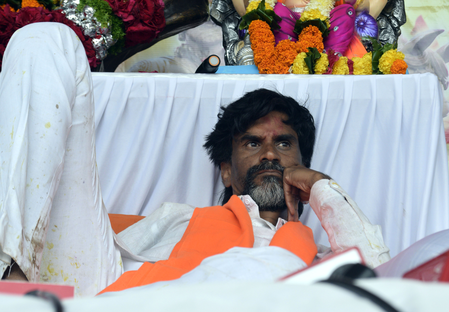 Ahead of launching stir, Jarange Patil urges Maratha community to ‘shake off’ passivity, assemble in large numbers