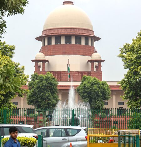 SC issues notice to 20 rebel Trinamool MPs; SG Mehta says Speaker has already issued notices
