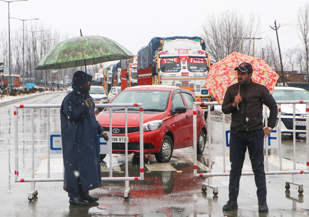 Vehicle that jumped security barricade on Srinagar-Jammu highway found, no sign of occupants (Lead)
