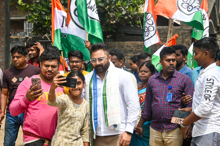 Assault complaint lodged against Bengali actor-politician Soham Chakraborty Assault complaint lodged against Bengali actor-politician Soham Chakraborty