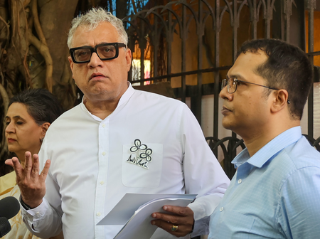 Trinamool billboard row: Kolkata Police serve fresh summons to Derek O’Brien (Lead) Trinamool billboard row: Kolkata Police serve fresh summons to Derek O’Brien (Lead)