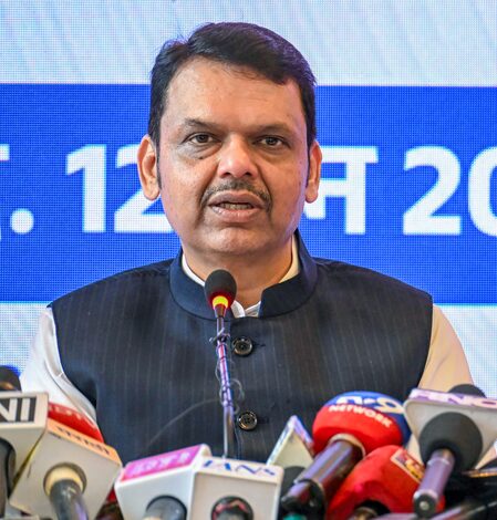 404 citizens from Maha safe, 338 contacted: CM Fadnavis directs swift rescue relief for stranded tourists in Nepal 404 citizens from Maha safe, 338 contacted: CM Fadnavis directs swift rescue relief for stranded tourists in Nepal