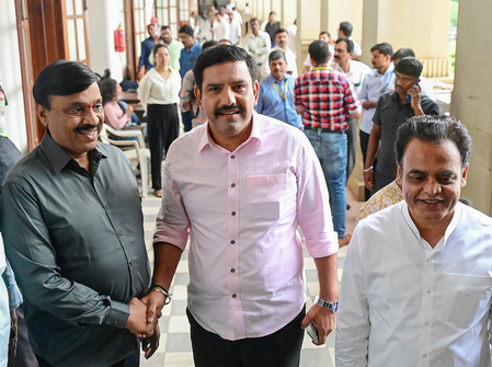 BJP attacks K’taka govt over ‘encounter’ of 3 poachers in Chamarajanagar reserve forests by Forest Dept officials; seeks probe BJP attacks K’taka govt over ‘encounter’ of 3 poachers in Chamarajanagar reserve forests by Forest Dept officials; seeks probe