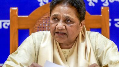 Mayawati attacks Rahul, says Cong failed to reason with anti-quota protesters at Jantar Mantar