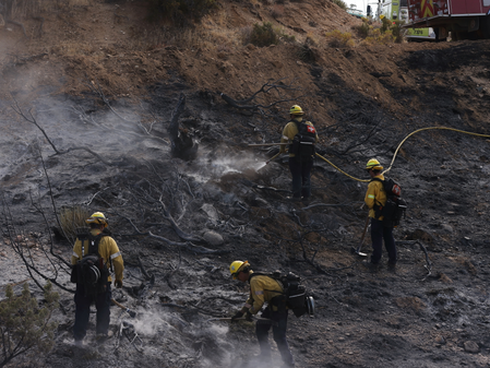 Fast-growing wildfire near US Nevada-California border injures 6, forces 42,000 to evacuate Fast-growing wildfire near US Nevada-California border injures 6, forces 42,000 to evacuate