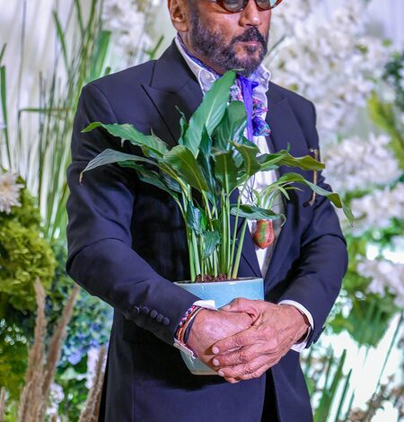 Jackie Shroff applauds set construction workers, calls them the real backbone of cinema Jackie Shroff applauds set construction workers, calls them the real backbone of cinema