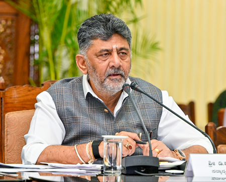 K’taka cabinet expansion: After Cong nod, 20 MLAs to be sworn in today as ministers; GS Patil new Speaker K’taka cabinet expansion: After Cong nod, 20 MLAs to be sworn in today as ministers; GS Patil new Speaker