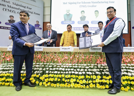 Scindia targets Rs 10,000 crore investments for Telecom Manufacturing Zone in Gwalior Scindia targets Rs 10,000 crore investments for Telecom Manufacturing Zone in Gwalior