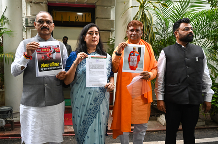 Bansuri Swaraj-led BJP delegation files police complaint against Oppn MPs over Ram Temple donation theft skit Bansuri Swaraj-led BJP delegation files police complaint against Oppn MPs over Ram Temple donation theft skit
