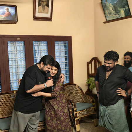 Meera Jasmine wraps up her portions in Mohanlal’s ‘Athimanoharam’ Meera Jasmine wraps up her portions in Mohanlal’s ‘Athimanoharam’