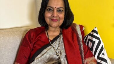 Susmita Mukherjee on living a ‘Seeta Aur Geeta’ life post marriage, recalls juggling between western wear & ‘ghunghat’ Susmita Mukherjee on living a ‘Seeta Aur Geeta’ life post marriage, recalls juggling between western wear & ‘ghunghat’
