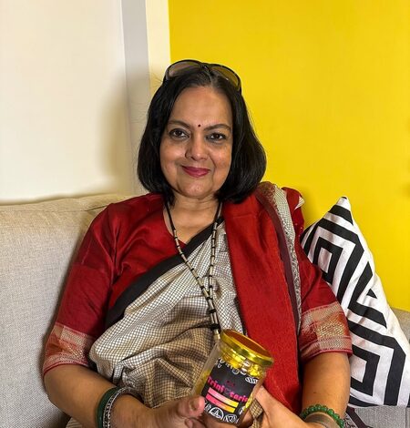 Susmita Mukherjee on living a ‘Seeta Aur Geeta’ life post marriage, recalls juggling between western wear & ‘ghunghat’ Susmita Mukherjee on living a ‘Seeta Aur Geeta’ life post marriage, recalls juggling between western wear & ‘ghunghat’