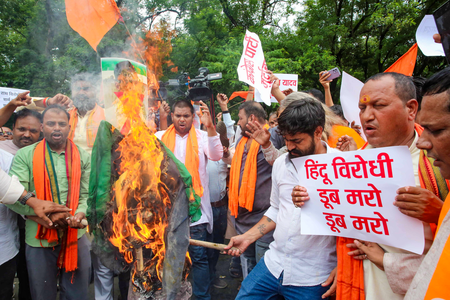 VHP, Bajrang Dal protest in Bhopal over Oppn’s Ram temple demonstration at Parliament VHP, Bajrang Dal protest in Bhopal over Oppn’s Ram temple demonstration at Parliament
