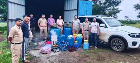 MP: Illegal MD drug factory busted in Mandsaur; materials worth over Rs 25 lakh seized MP: Illegal MD drug factory busted in Mandsaur; materials worth over Rs 25 lakh seized