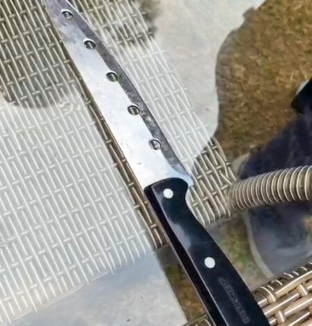 Slipper hurled at Pappu Yadav at Delhi press meet; Purnia MP claims a man brought knife for attack Slipper hurled at Pappu Yadav at Delhi press meet; Purnia MP claims a man brought knife for attack