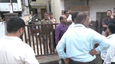 BMC issues 1,018 notices against illegal commercial units in residential areas; sealing drive continues BMC issues 1,018 notices against illegal commercial units in residential areas; sealing drive continues