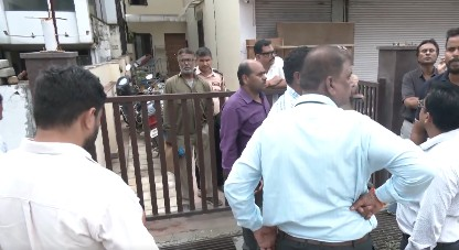 BMC issues 1,018 notices against illegal commercial units in residential areas; sealing drive continues BMC issues 1,018 notices against illegal commercial units in residential areas; sealing drive continues