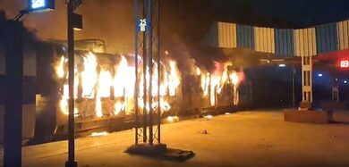 Bihar: Fire breaks out in passenger train at Simri Bakhtiyarpur station, no casualties reported Bihar: Fire breaks out in passenger train at Simri Bakhtiyarpur station, no casualties reported