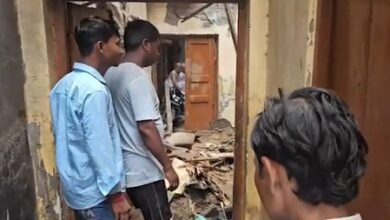 Delhi couple killed after roof collapses in New Usmanpur; child survives Delhi couple killed after roof collapses in New Usmanpur; child survives