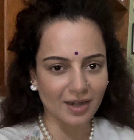 Kangana Ranaut unapologetically accepts her transition from a ‘moderate Hindu’ to an ‘awakened Hindu’ Kangana Ranaut unapologetically accepts her transition from a ‘moderate Hindu’ to an ‘awakened Hindu’