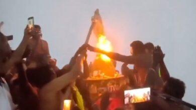 SC refuses to stay Madras HC order on Thiruparankundram Deepam