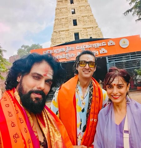 ‘Mahabharat’ actors Sourabh Raaj, Arpit Ranka, Pooja Sharma visit  Mallikarjuna Jyotirlinga in ‘Sawan’