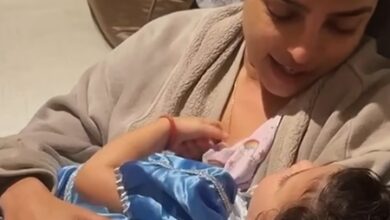 Priyanka Chopra teaches Durga Saptashati mantras to daughter Malti Priyanka Chopra teaches Durga Saptashati mantras to daughter Malti