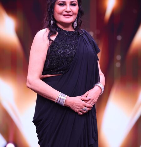 Jaya Prada recalls ‘Tohfa’ saree craze, reveals shops ran out of stock after sing with Jeetendra became a hit Jaya Prada recalls ‘Tohfa’ saree craze, reveals shops ran out of stock after sing with Jeetendra became a hit
