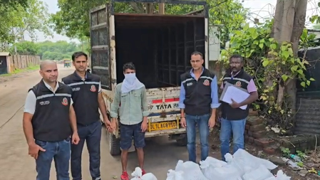 Delhi Police bust interstate illicit liquor network; 147 cartons seized, one held Delhi Police bust interstate illicit liquor network; 147 cartons seized, one held