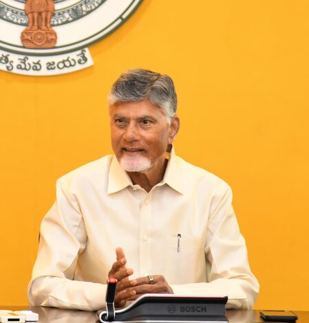 Andhra Pradesh CM seeks cooperation for 15 pc growth Andhra Pradesh CM seeks cooperation for 15 pc growth