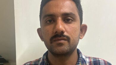 Gujarat cop caught in ACB trap over bribe demand Gujarat cop caught in ACB trap over bribe demand