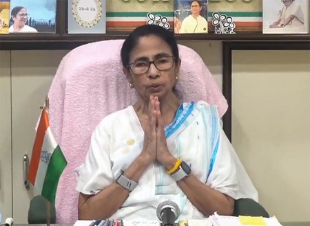 Trinamool to hit streets today to protest against ‘attack’ on Mamata Banerjee Trinamool to hit streets today to protest against ‘attack’ on Mamata Banerjee