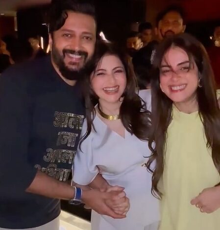 Bhagyashree reveals why Riteish Deshmukh falls in love with Genelia every day Bhagyashree reveals why Riteish Deshmukh falls in love with Genelia every day