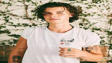 Shawn Mendes makes relationship with girlfriend public, shares pictures on her birthday