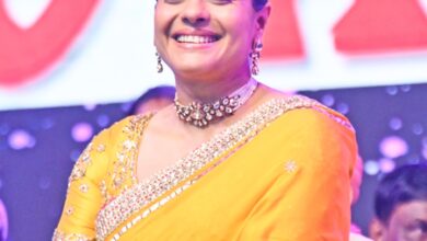 Kareena Kapoor, Sonali Bendre, Manish Malhotra and others pen sweet birthday notes for Kajol