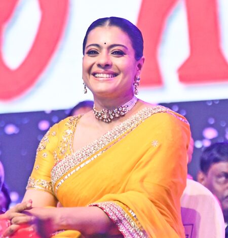 Kareena Kapoor, Sonali Bendre, Manish Malhotra and others pen sweet birthday notes for Kajol Kareena Kapoor, Sonali Bendre, Manish Malhotra and others pen sweet birthday notes for Kajol