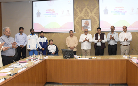 Gujarat CM Patel meets Glasgow delegation, receives CWG flag for Ahmedabad 2030 Gujarat CM Patel meets Glasgow delegation, receives CWG flag for Ahmedabad 2030